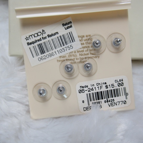 Pearl Earring Studs Set of 3 New - Picture 3 of 9